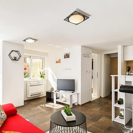 Amazing Apartment In Okrug Gornji Trogir