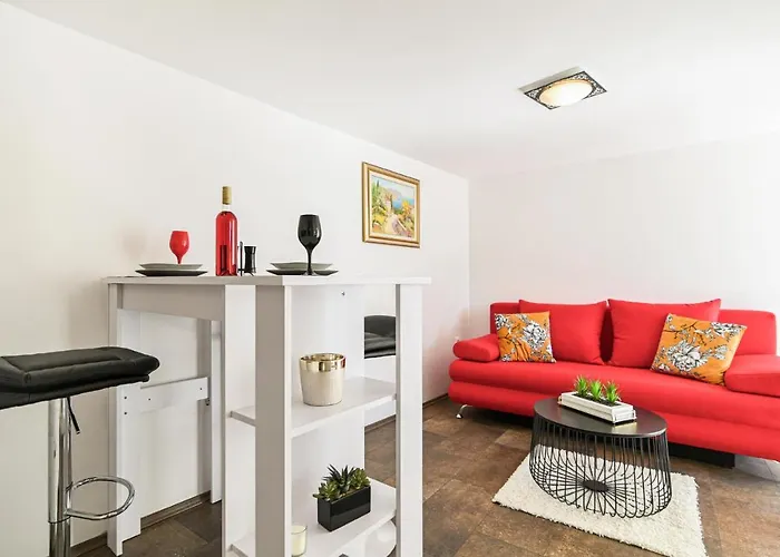 Amazing Apartment In Okrug Gornji * Trogir