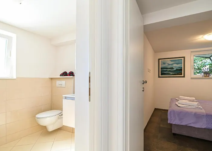 Apartment Amazing Apartment In Okrug Gornji Trogir