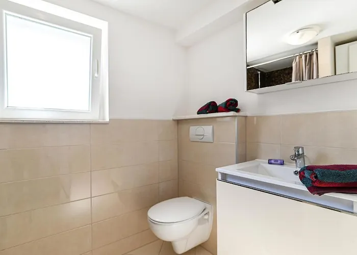 Apartment Amazing Apartment In Okrug Gornji *